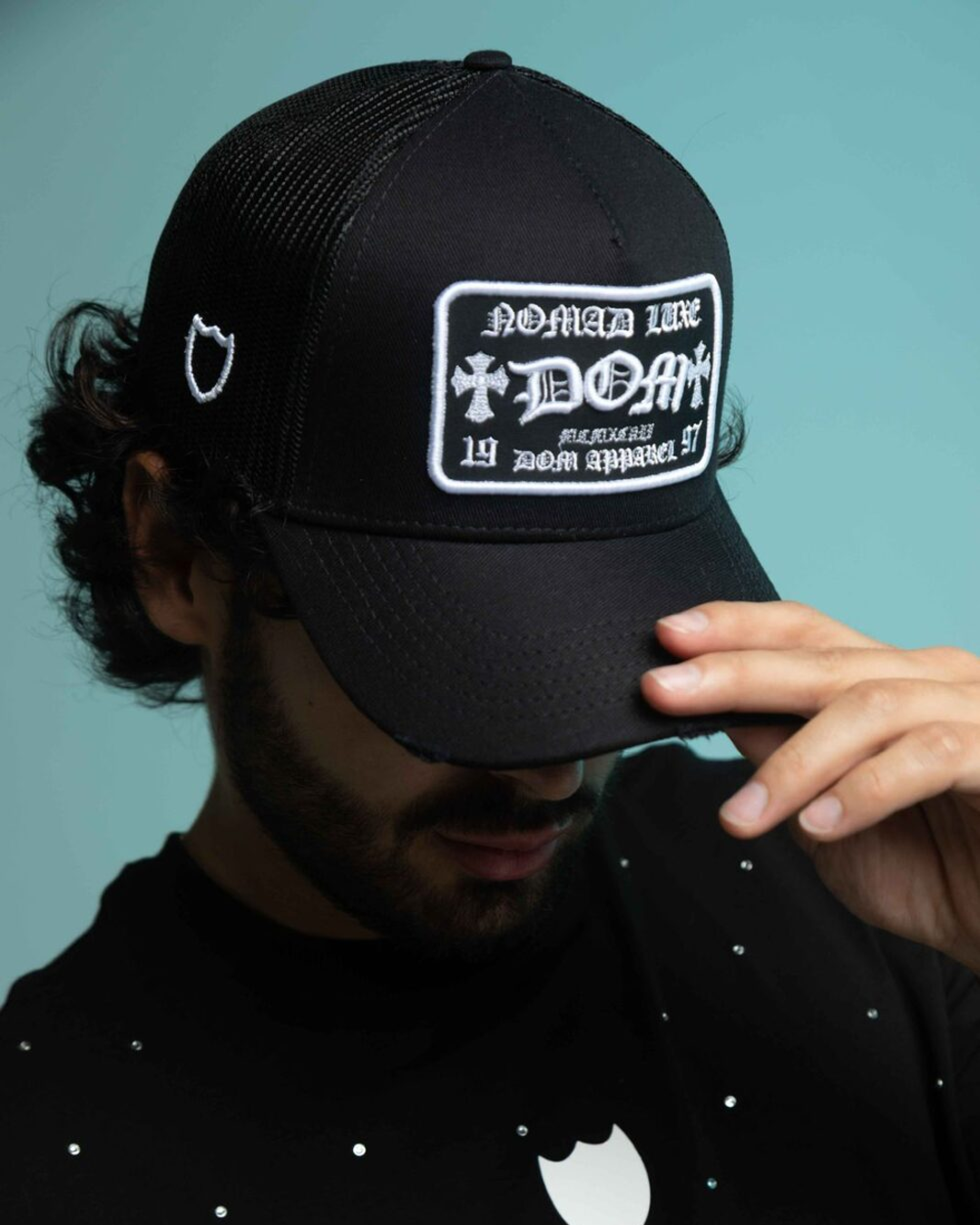 GORRA DOM APPAREL TRUCKER BLACK