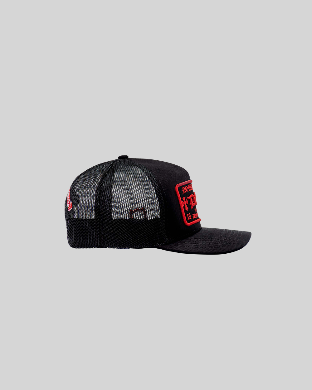 GORRA DOM APPAREL TRUCKER BLACK RED